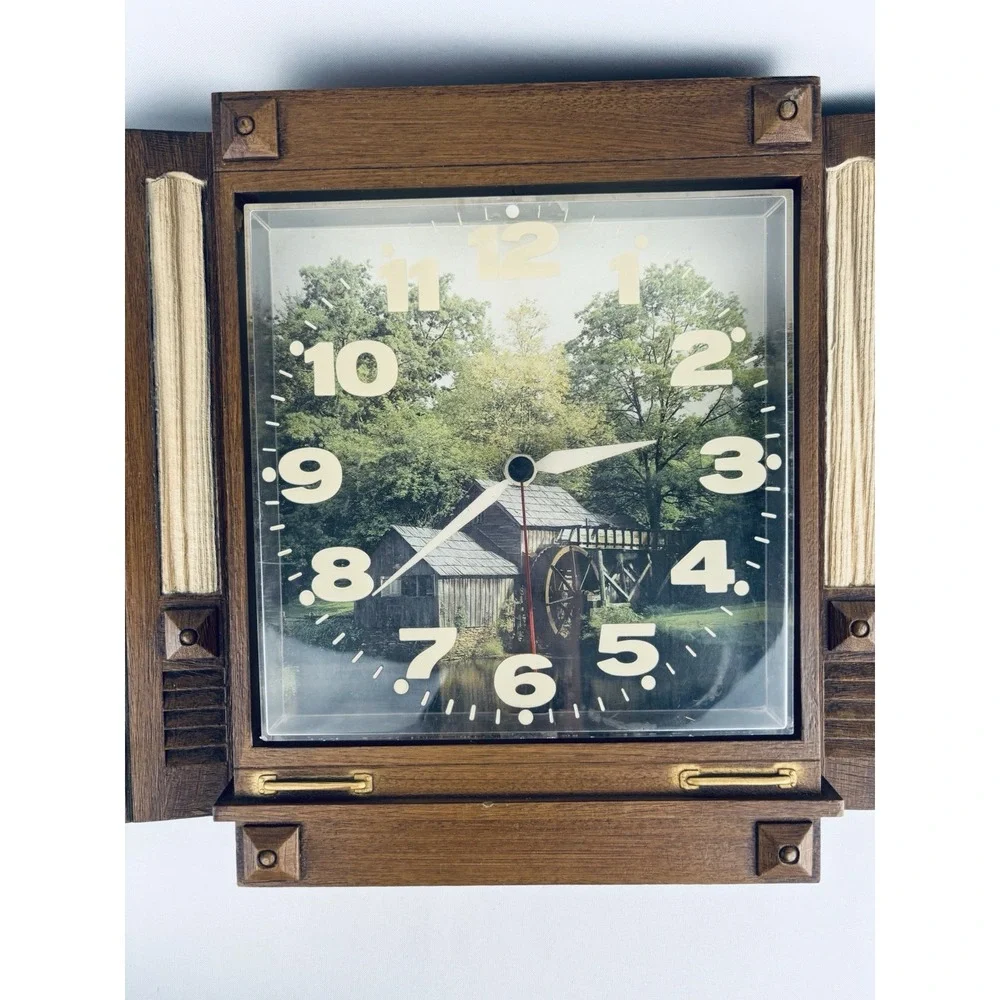 Vintage 70s Rustic Wall Clock Quartz MCM Lake Lodge Mill Cottage Cabin Decor